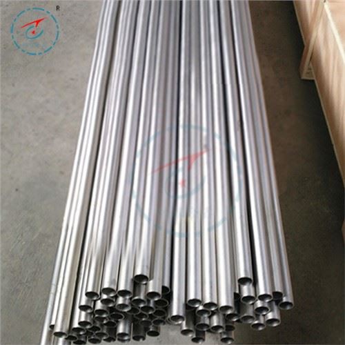 Titāna cauruļu krājums