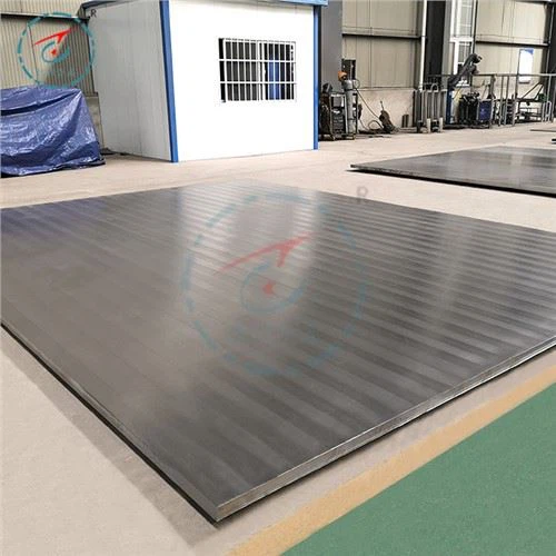 Nerūsējošā tērauda plāksne ar titāna pārklājumu